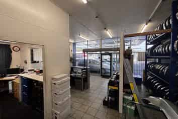 Workshop with generous parking and signage