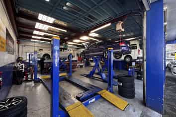 Workshop with generous parking and signage
