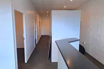 IDEAL BEAUTY SHOP READY TO GO!