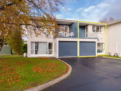 2/53 Brockworth Place, Riccarton