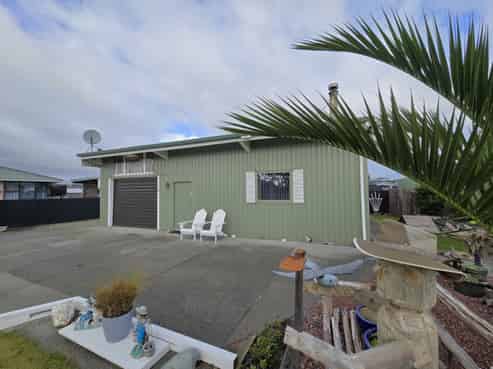 4 West Drive, Hokitika