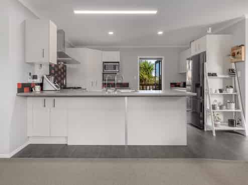 76B Seddon Street, Waikanae