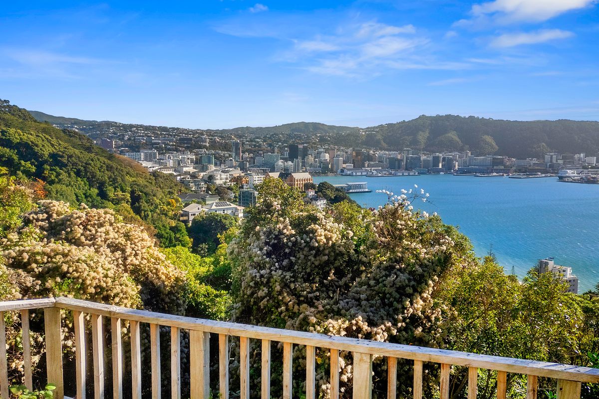 Location, Views And Opportunity - Više