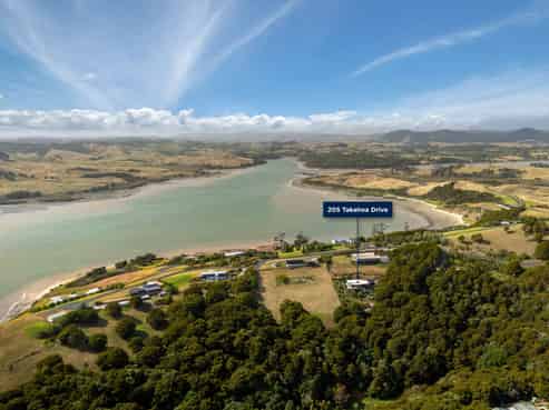 205 Takahoa Drive, Kaiwaka