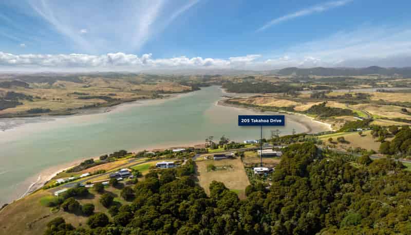 205 Takahoa Drive, Kaiwaka