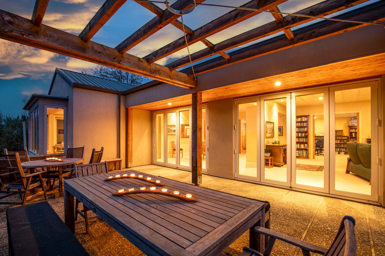 Lifestyle Retreat with Income & Charm - Bilde 3