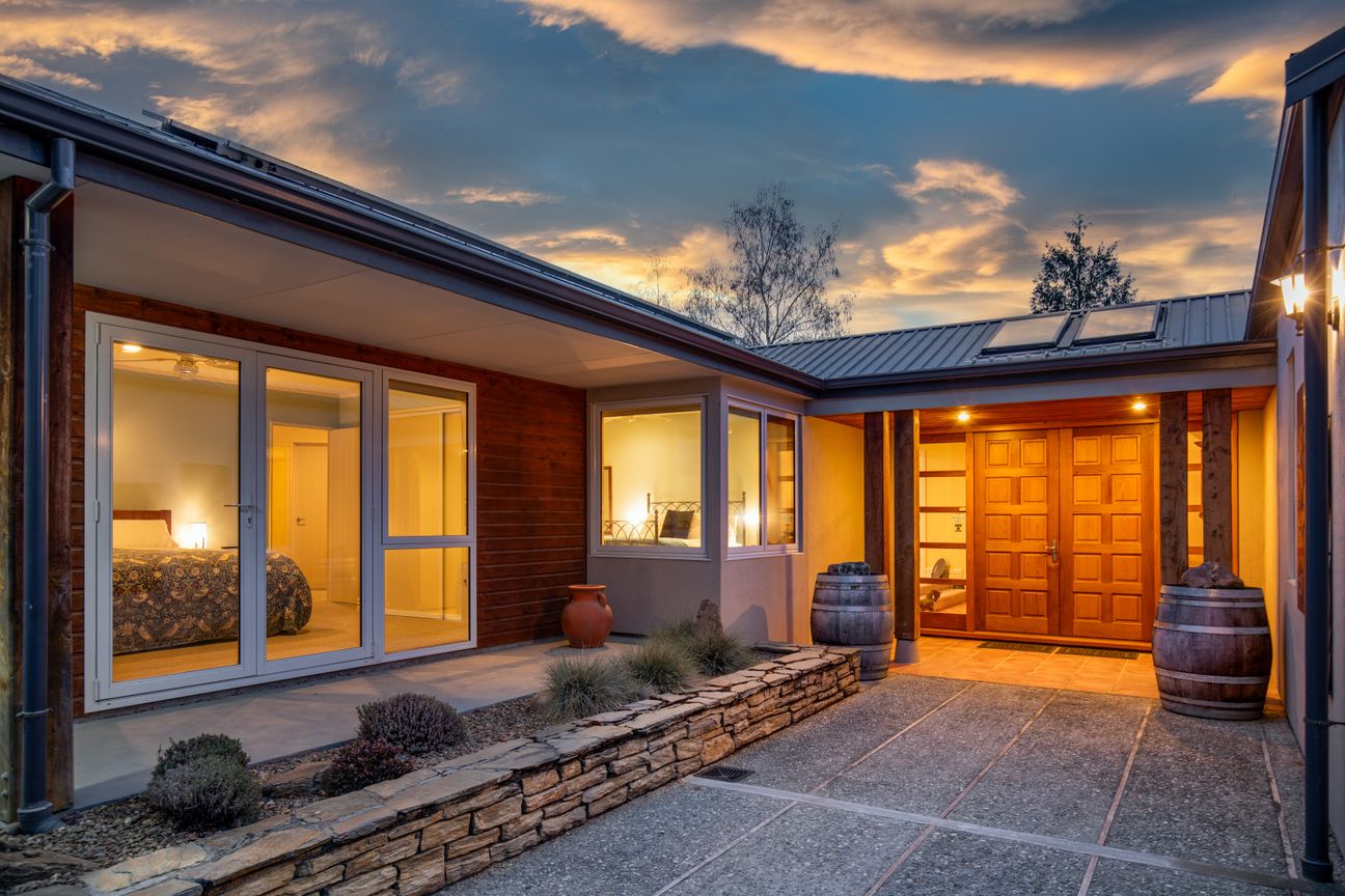 Lifestyle Retreat with Income & Charm - Bilde 4
