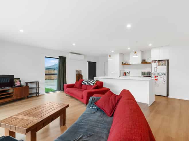 2/16 Makoura Road, Masterton