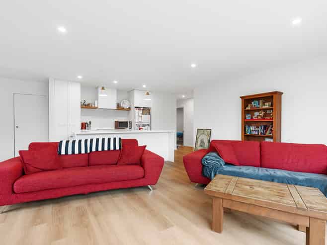 2/16 Makoura Road, Masterton