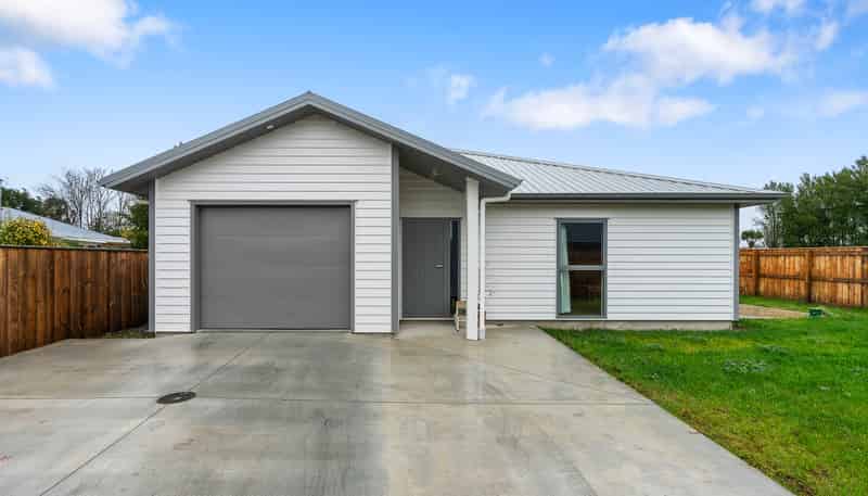 2/16 Makoura Road, Masterton