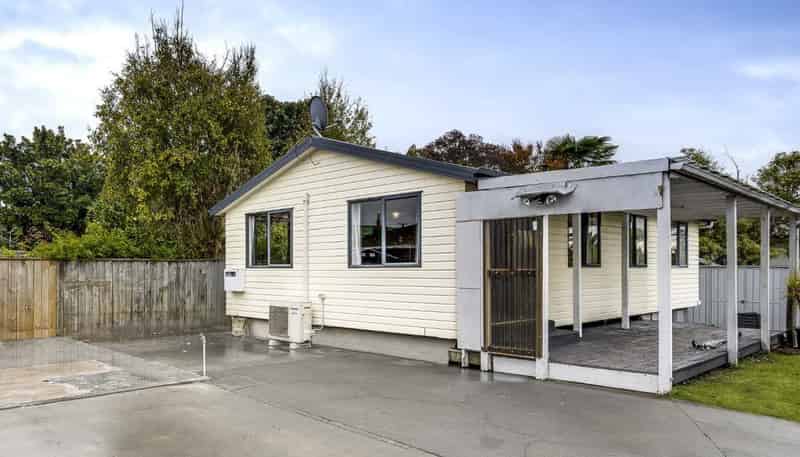 400 Burnett Street, Mahora