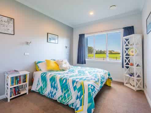 32 Heynes Place, Clive