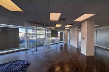 Office or retail - Take your pick!