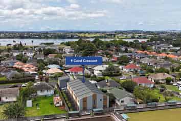 2/9 Coral Crescent, Panmure