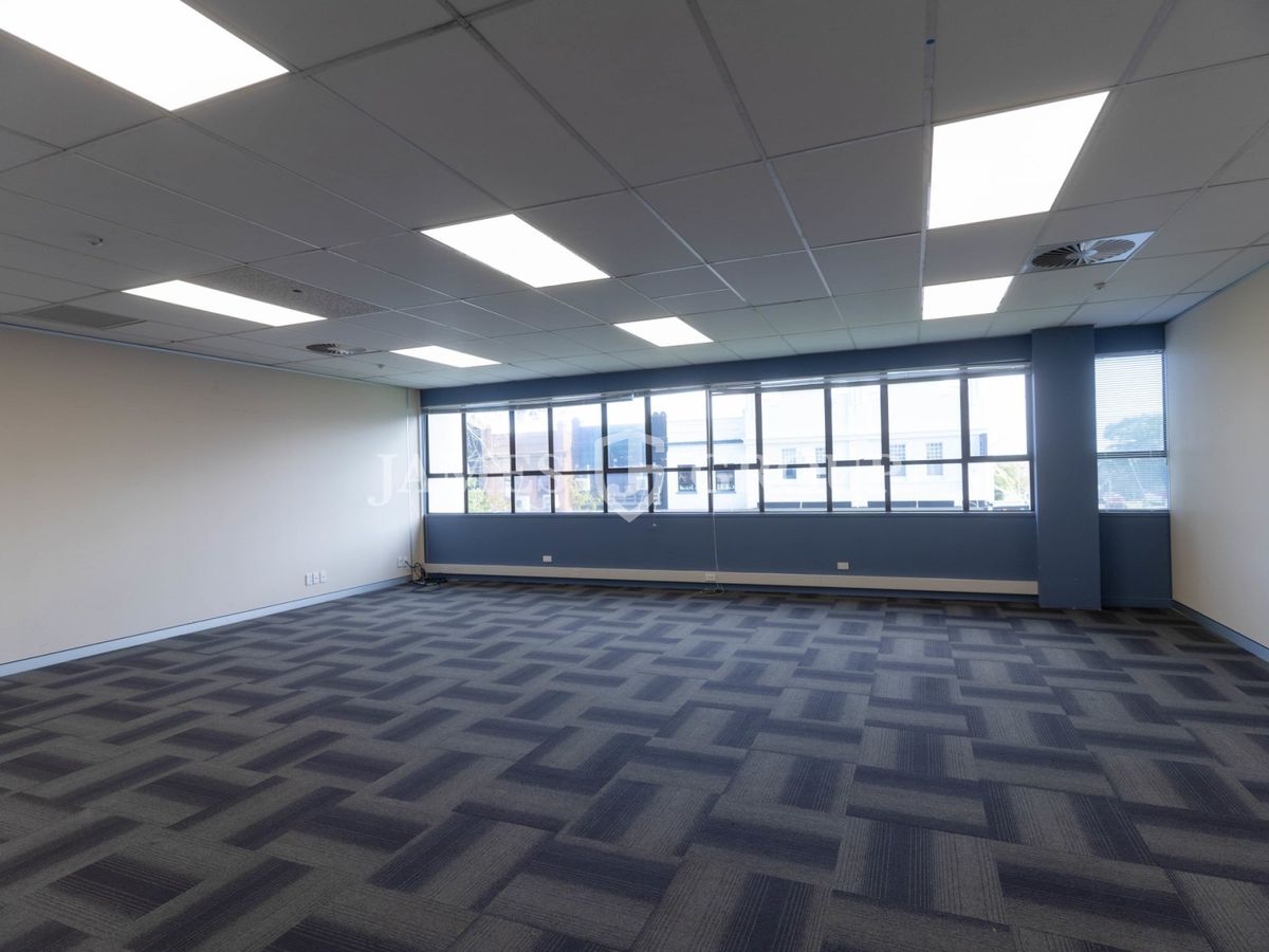 BRIGHT, REFURBISHED 87SQM OFFICE IN CENTRAL EPSOM - Ansicht 3