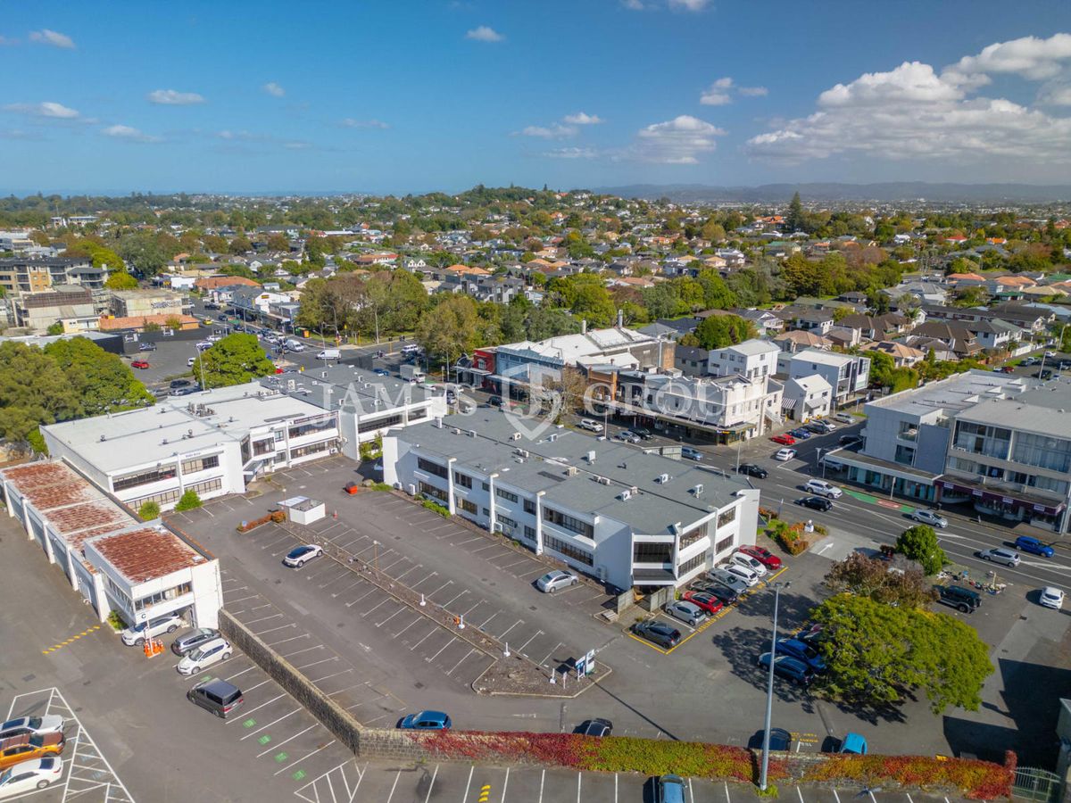 BRIGHT, REFURBISHED 87SQM OFFICE IN CENTRAL EPSOM - Mehr
