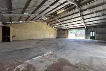 Versatile Warehouse with Secure Yard