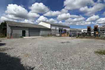 Versatile Warehouse with Secure Yard