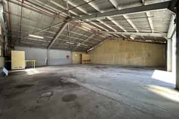 Versatile Warehouse with Secure Yard