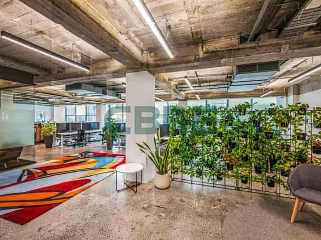 CBRE - Vibrant Office on Fort