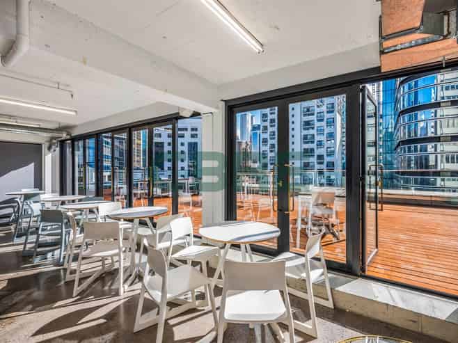 CBRE - Vibrant Office on Fort