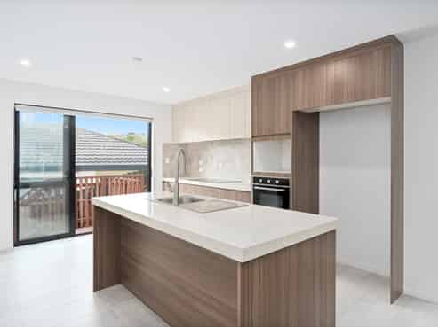 18/106 Triangle Road, Massey