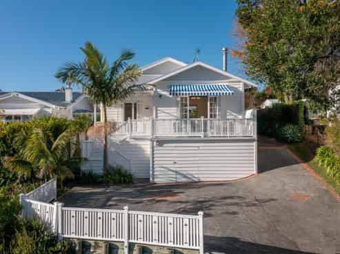 54 Wairoa Road, Narrow Neck