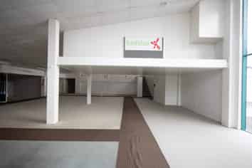 Showroom & Warehouse For Lease