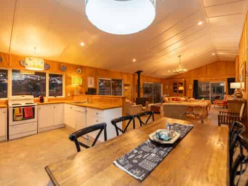 161 E and  Rowes Road, Hunterville