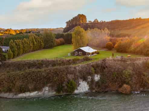 161 E and  Rowes Road, Hunterville