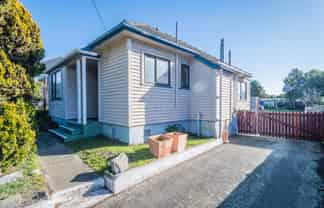 115 Luxmoore Road, Marchwiel