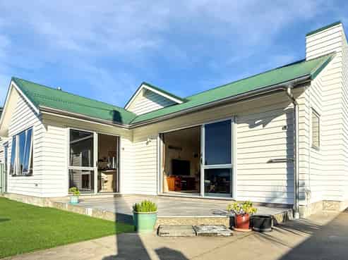 52 Charles Street, Westshore