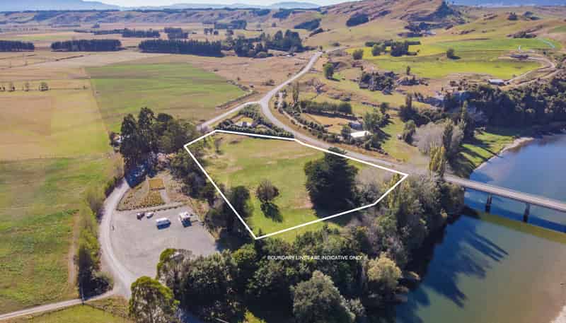 1231 Clifden Highway, Orawia