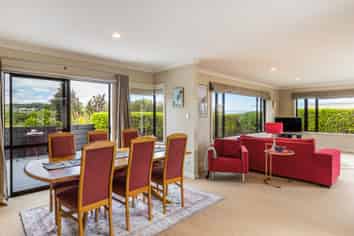 14 Birchwood Lane, Hilltop