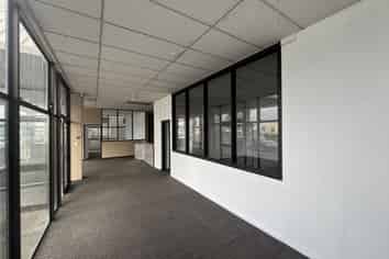 High exposure space for lease!