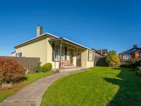 6 Livingstone Street, West End