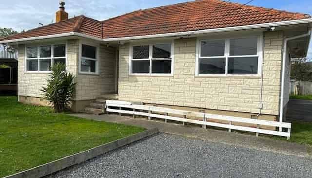 4 Nairn Place, Otara