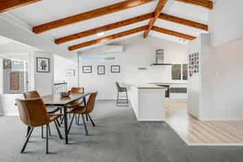 13 Hillcrest Road, Hatfields Beach