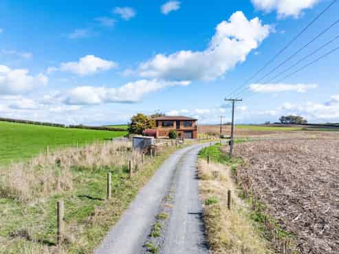 109AB Reay and Watson Road, Tauhei