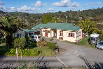 1262 East Coast Road, Redvale