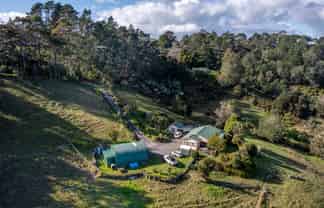 1262 East Coast Road, Redvale