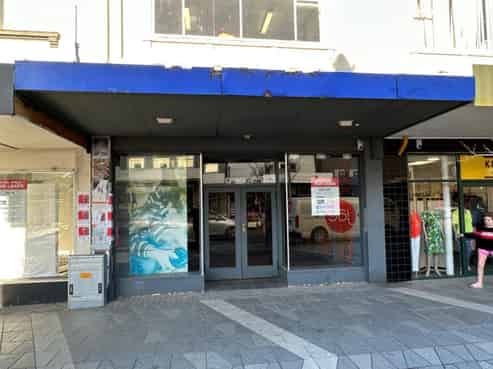 Prime Retail Opportunity on Farmers Block