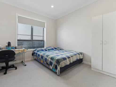 203-2 Gracechurch Drive, Flat Bush