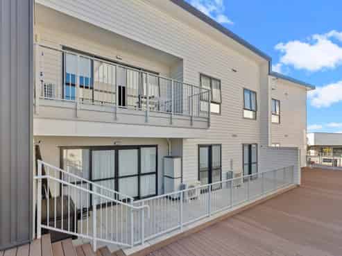 203-2 Gracechurch Drive, Flat Bush