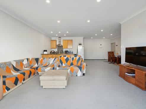 203-2 Gracechurch Drive, Flat Bush