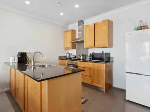 203-2 Gracechurch Drive, Flat Bush
