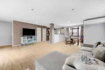 18 Faldo Drive, Golflands