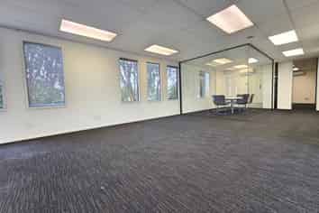 Quality level 1 office - Onehunga Mall Road