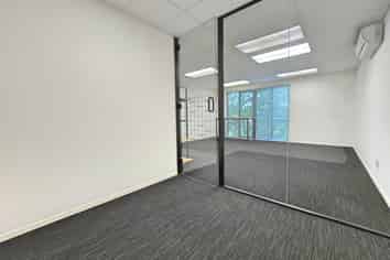 Quality level 1 office - Onehunga Mall Road