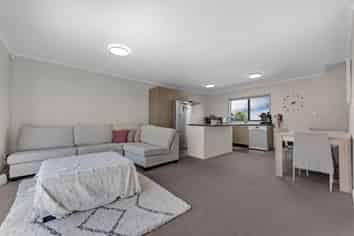 207/172 McLeod Road, Te Atatu South